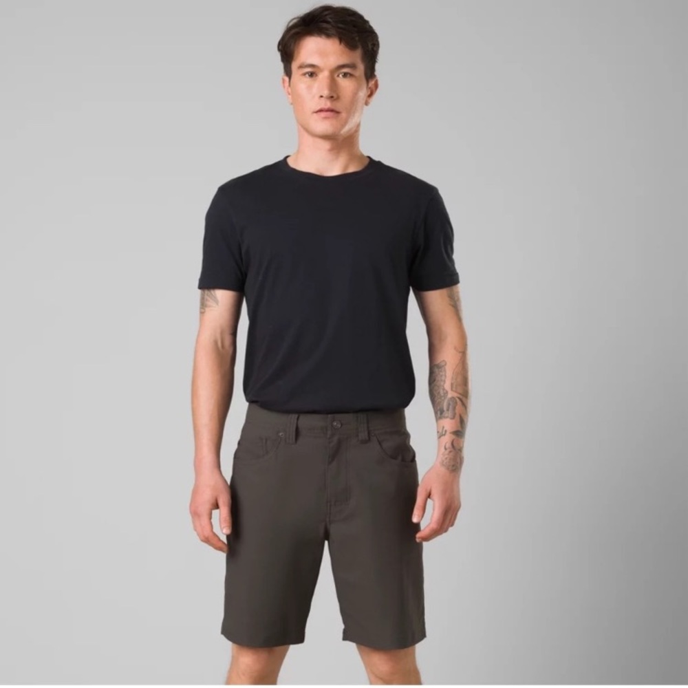 (A53) PRANA Men's‎ Brion 9" Shorts in Charcoal, Size 28, NWT
